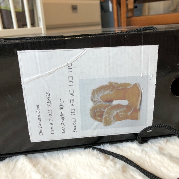 NHL LA Kings Cuce The Fanatic Boots New w/ Box Women's Sz 8 - Picture 2 of 6